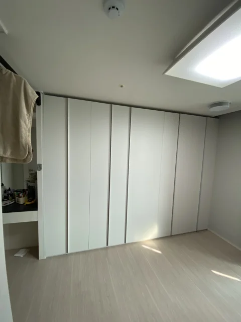 붙박이장리폼 시공 후 1