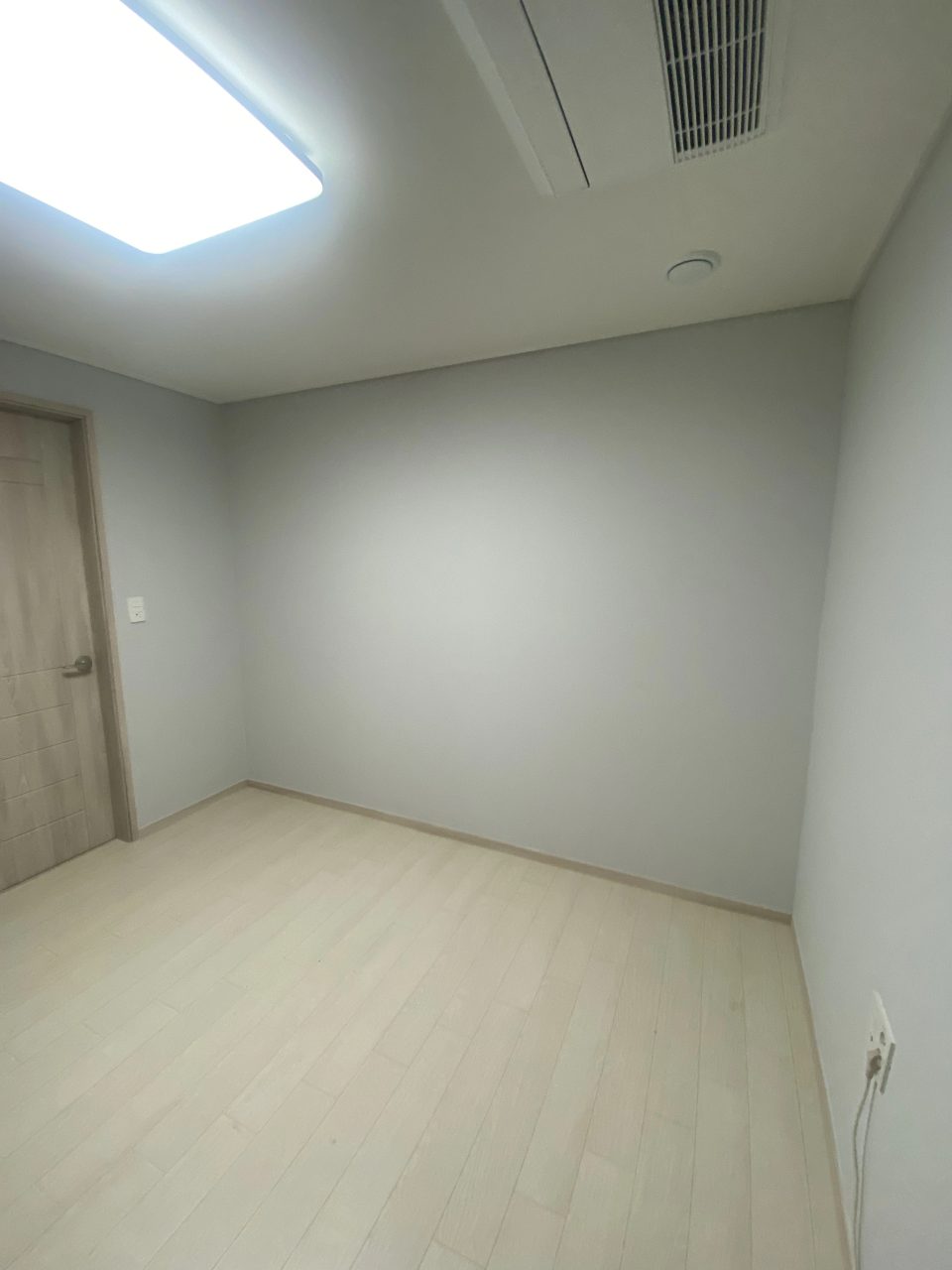 고양 일산 아파트 행거봉 칸막이 내부 리폼 시공 전